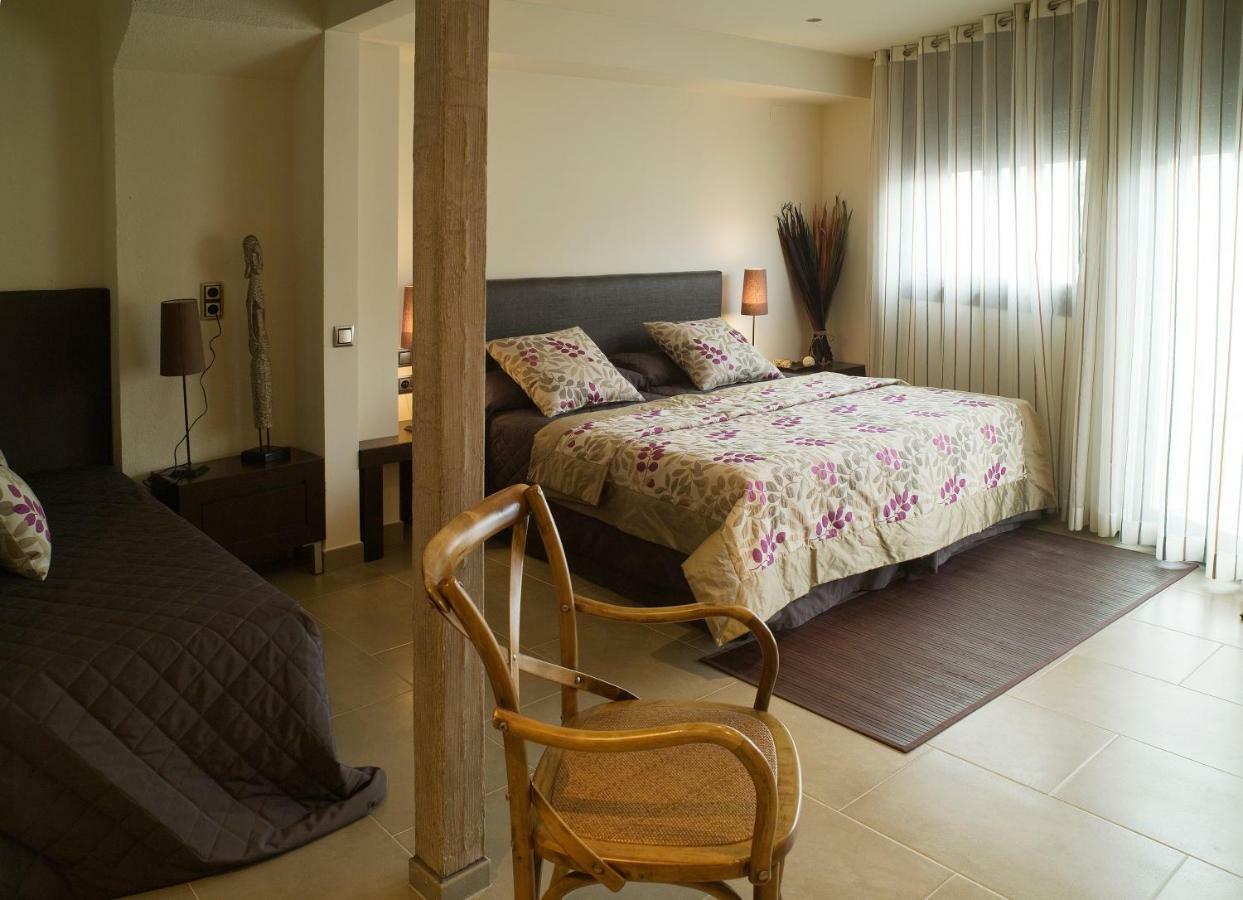 Hotel Calabria Ла Гарига Екстериор снимка