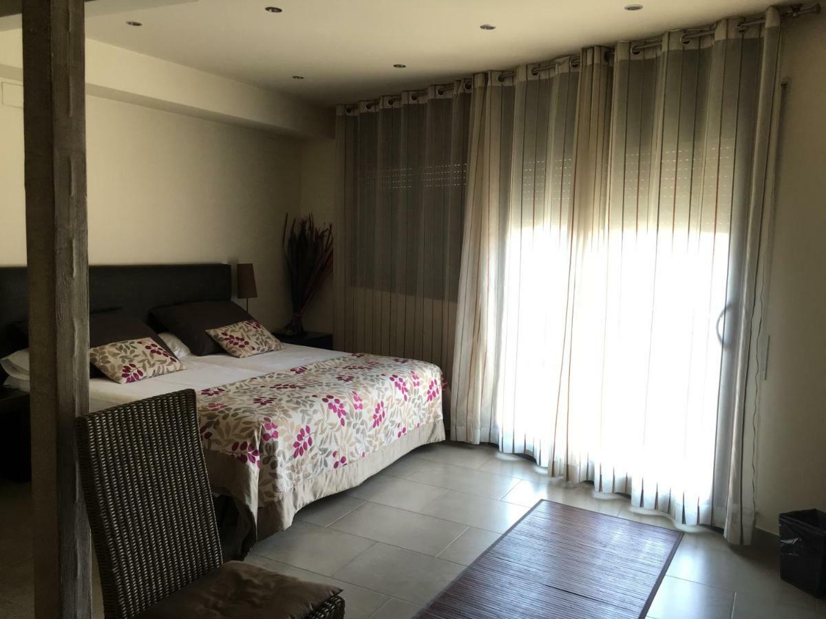 Hotel Calabria Ла Гарига Екстериор снимка