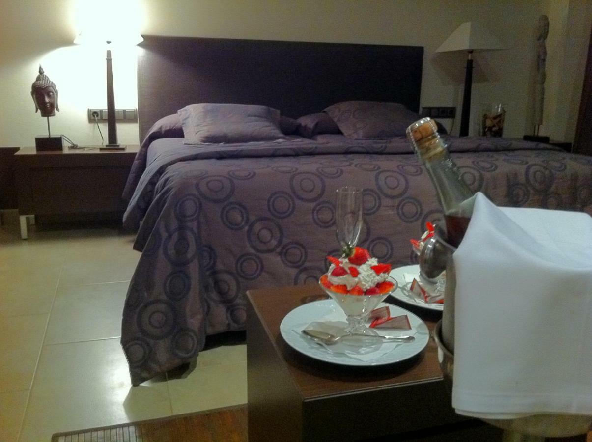 Hotel Calabria Ла Гарига Екстериор снимка