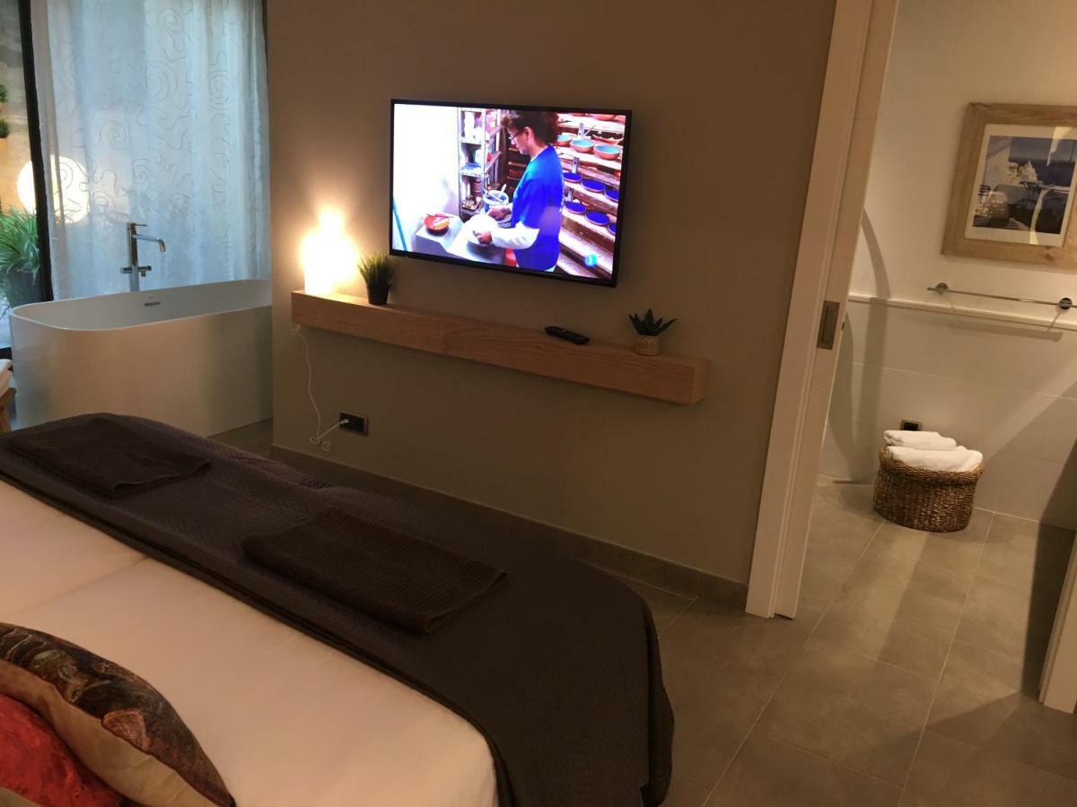 Hotel Calabria Ла Гарига Екстериор снимка